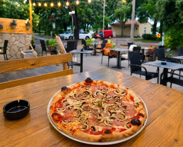 Pizza iz peći